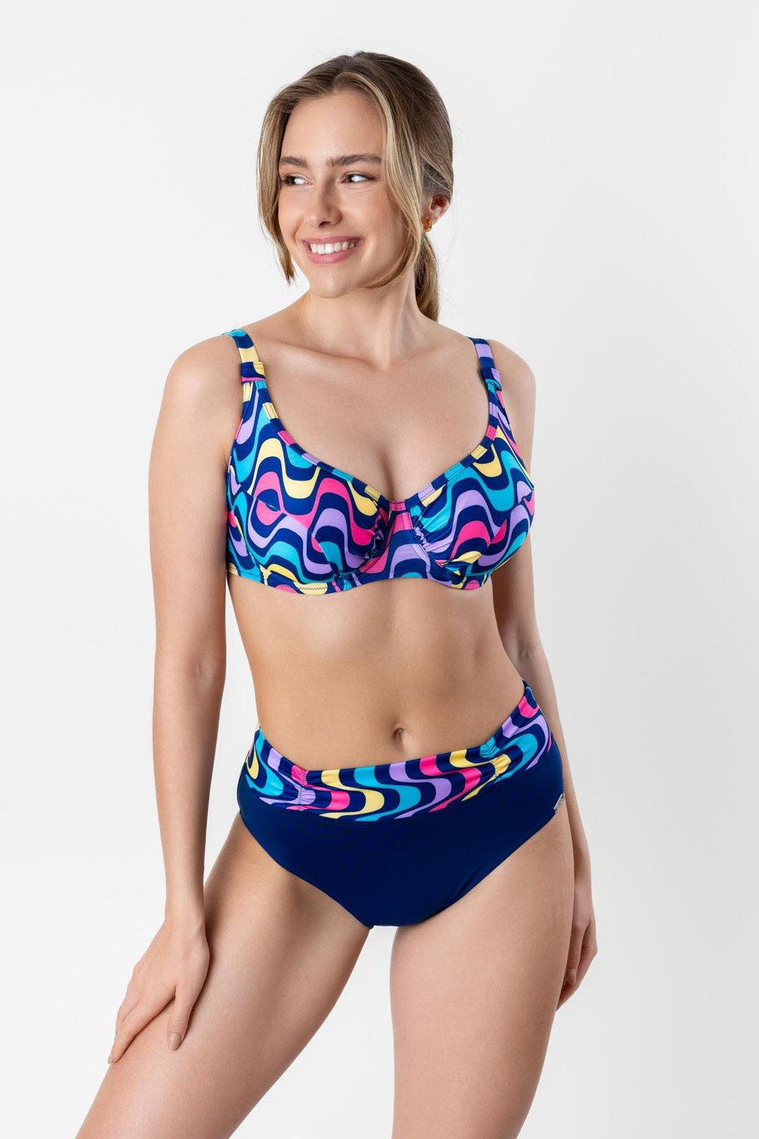 Dvojdielne plavky so zdobenou podprsenkou