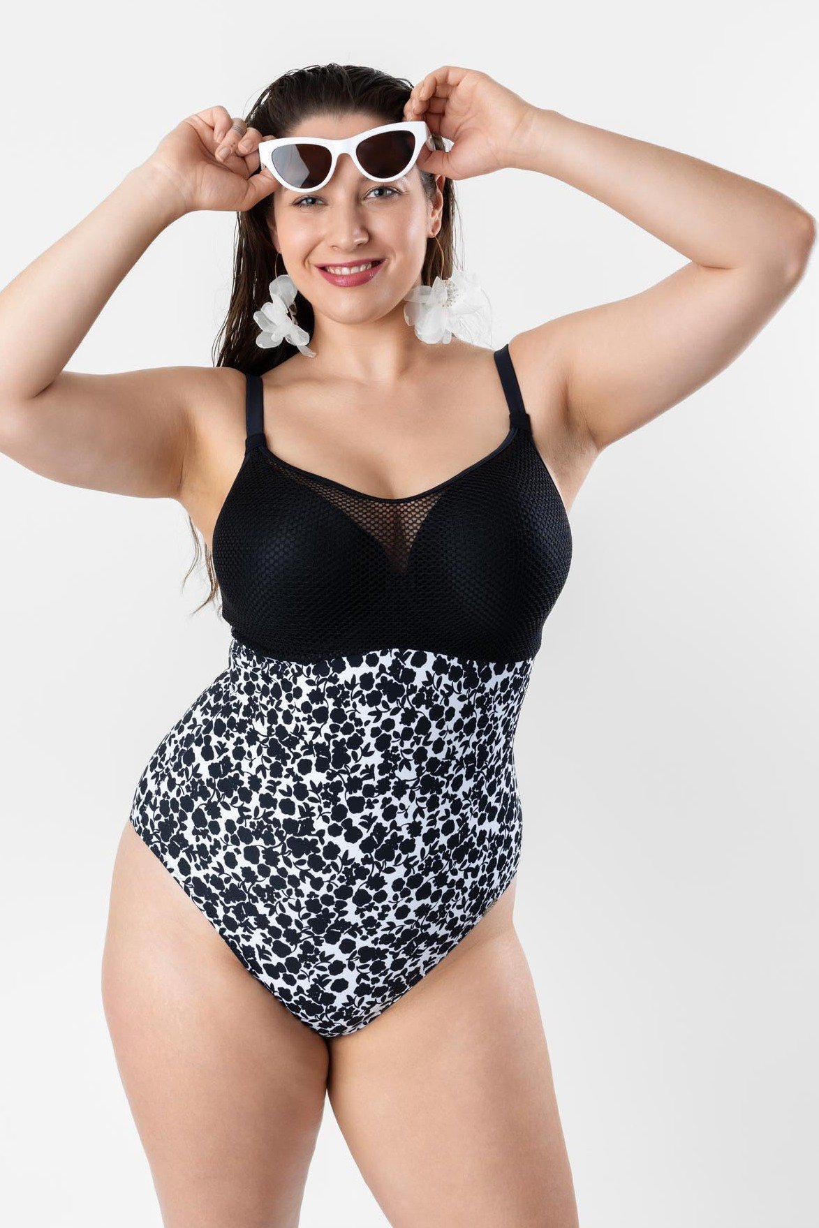 Jednodielne plavky NettieBra so sieťovinou