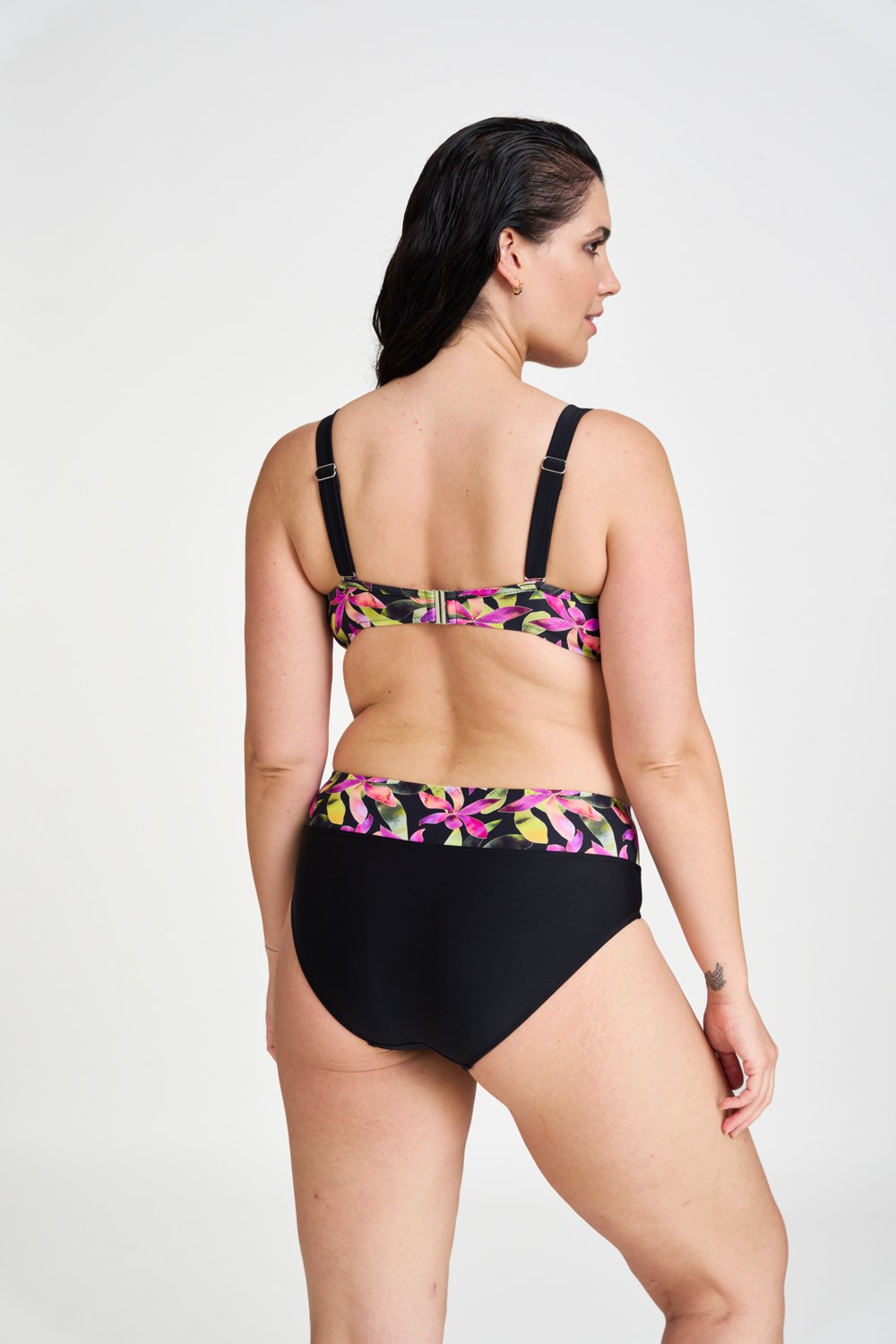 Dvojdielne plavky so šitou podprsenkou