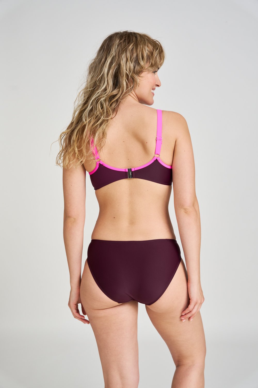 Nevystužené dvojdielne plavky s riasenou podprsenkou