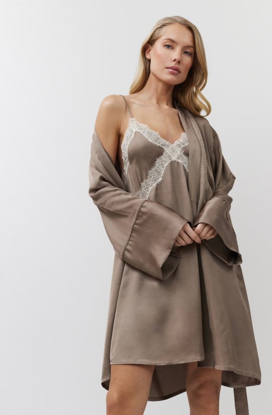 Nočná košieľka s čipkou Mila