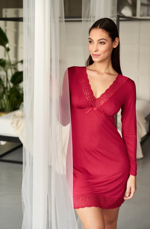 Nočná košeľa Passion s hlbokým výstrihom