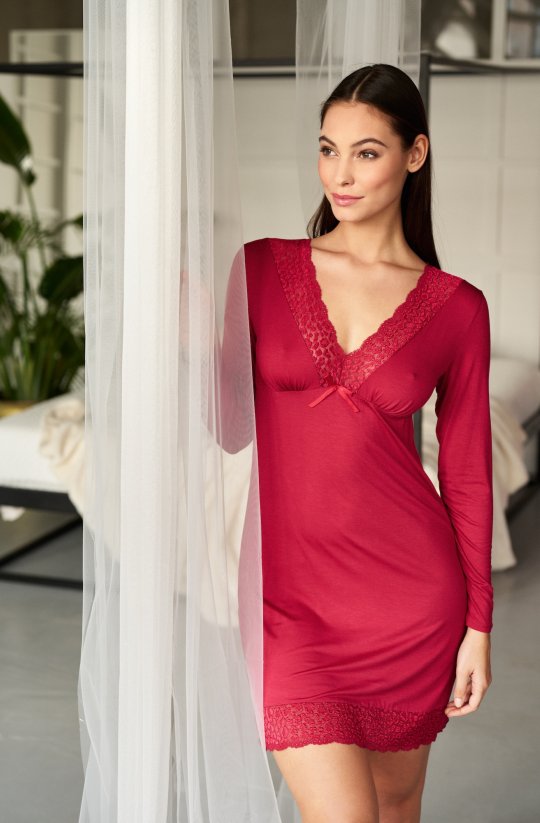 Noční košile Passion s hlubokým výstřihem