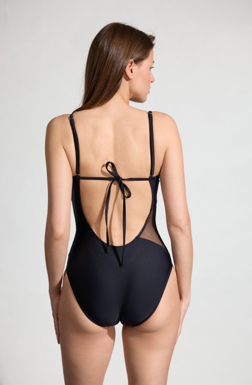 Jednodílné plavky s bočním průsvitem