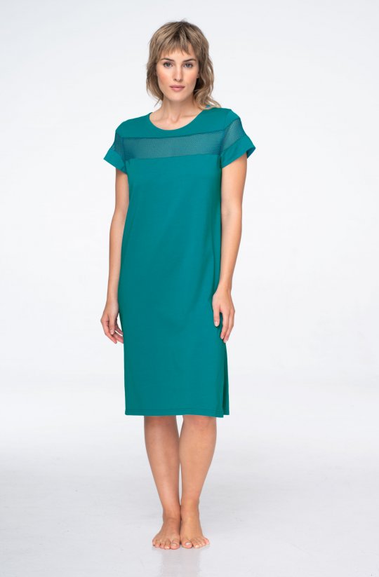 Šaty so sieťovanými detailmi