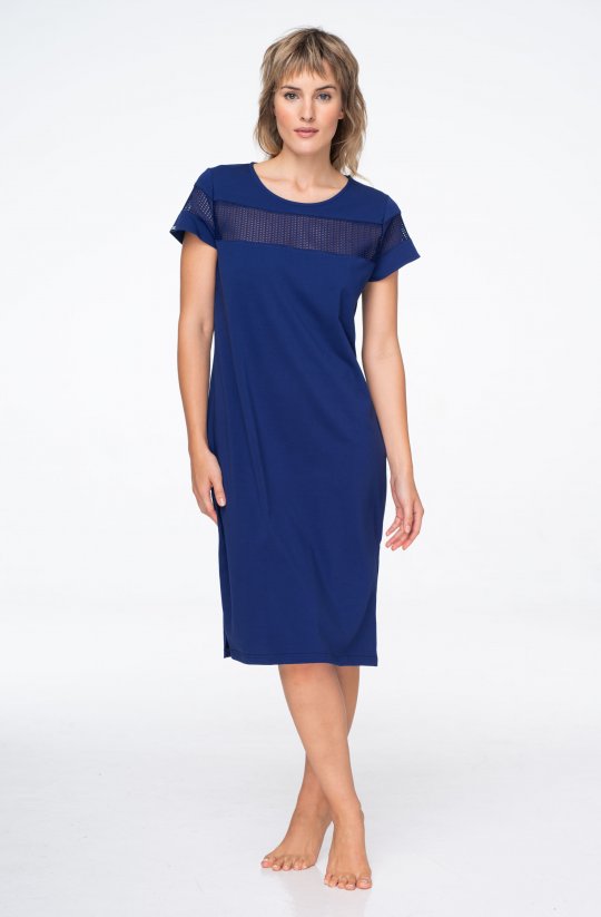 Šaty so sieťovanými detailmi